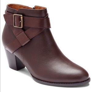 Vionic Women’s upright trinity ankle boot